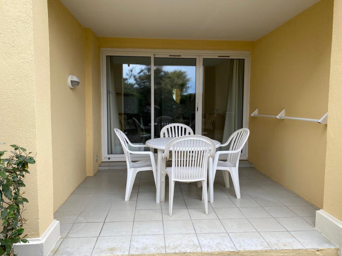 Appartement En Residence Privee, Face A La Mer Avec Acces Direct Plage Hyeres Exterior photo