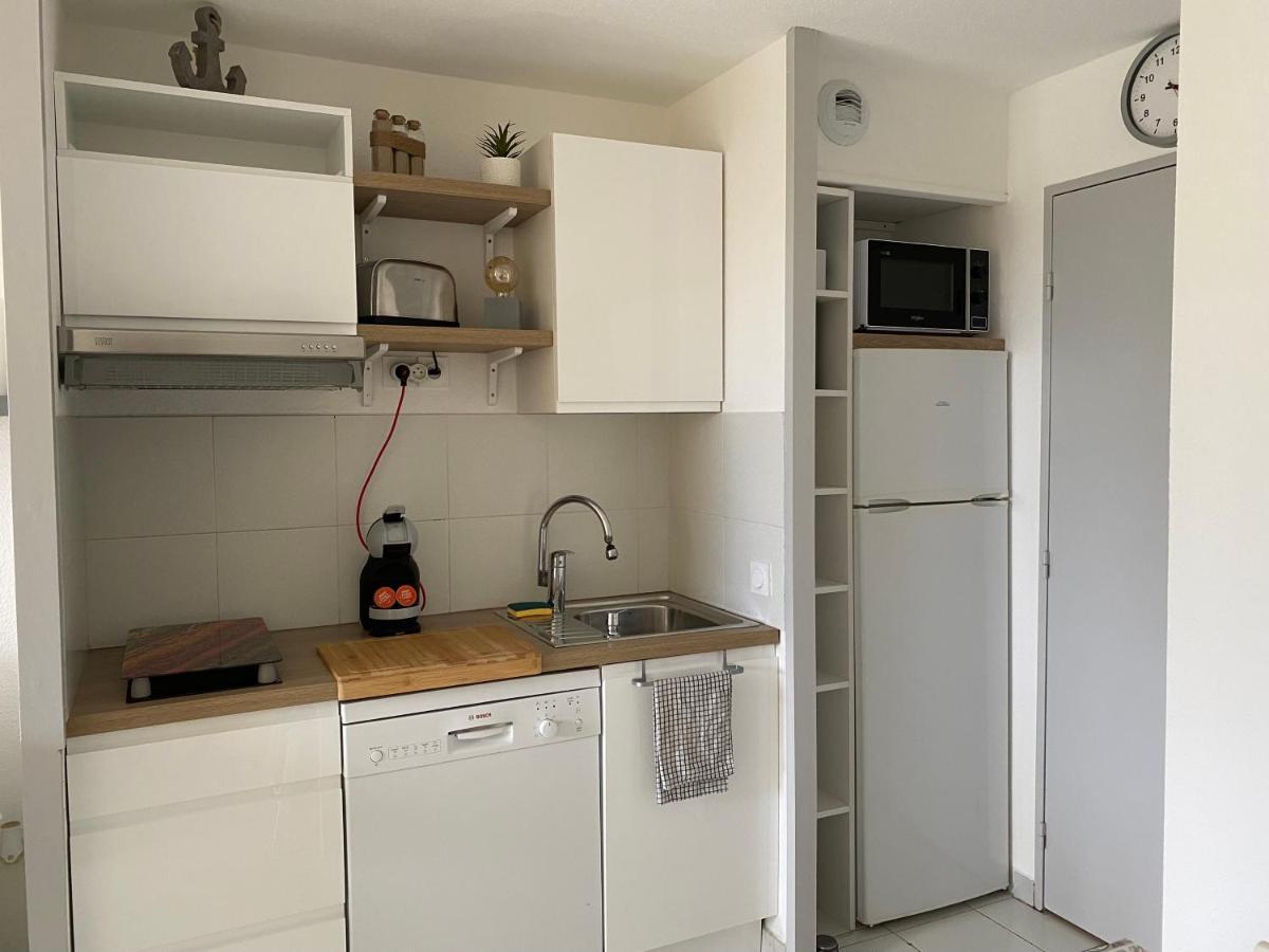 Appartement En Residence Privee, Face A La Mer Avec Acces Direct Plage Hyeres Exterior photo