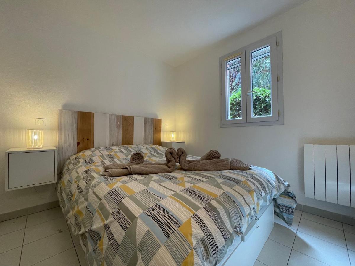 Appartement En Residence Privee, Face A La Mer Avec Acces Direct Plage Hyeres Exterior photo